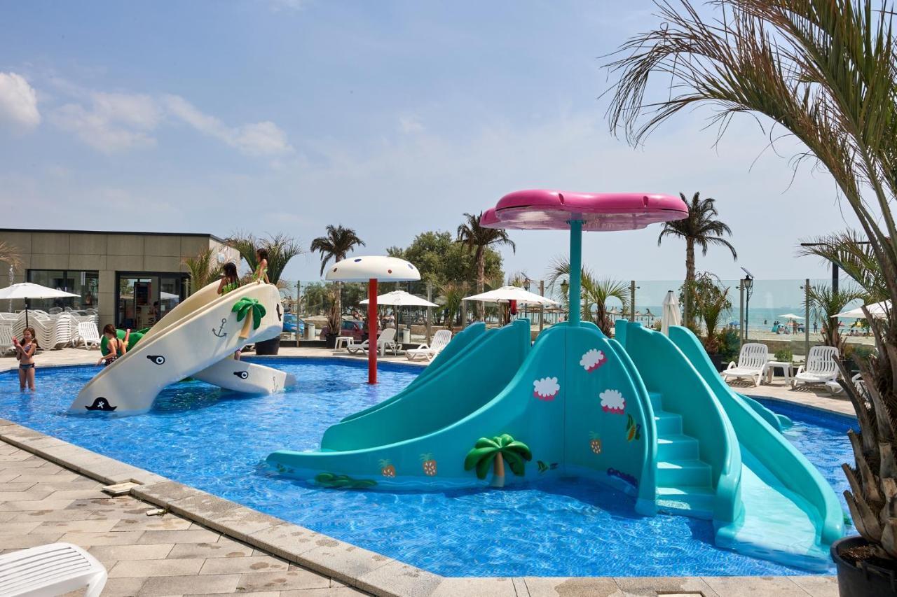 Fineloft Sea View Apartment-Spa N Pools Beach Resort Navodari Dış mekan fotoğraf
